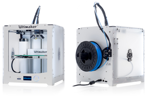 Ultimaker 2 je elegán – zvlášť, když při tisku rozsvítí zabudované LED diody (foto: Ultimaker)