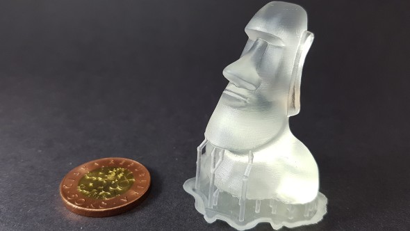 Ukázkový výtisk (model: Flat-bottomed Moai – Drathus, thingiverse.com/thing:149271)