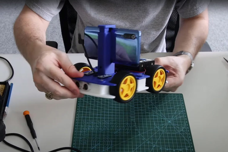 Vytiskněte si autonomního mobilního robota od Intelu